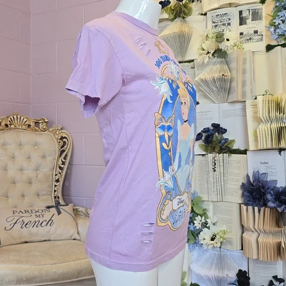 NWT Disney 100 Her Universe Cinderella Distressed Tee XS Purple - Picture 4 of 7